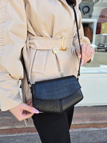 کیف چرم مثلثی مشکی سنگی