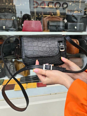 کیف چرم بغل سگک مشکی تمام سنگی 