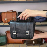 کیف چرم ماهک مشکی سنگی