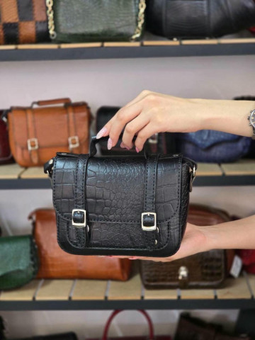 کیف چرم ماهک مشکی سنگی