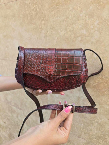 کیف چرم درب پروانه زرشکی تمام سنگی 