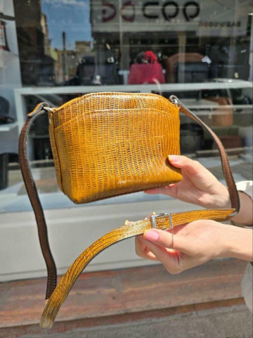 کیف چرم لچک عسلی زرد لیزارد کوچک