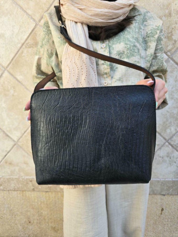 کیف چرم جلو دوخت مشکی لیزارد