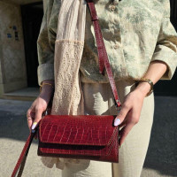 کیف چرم بهار زرشکی آلبالویی لبه صاف سنگی