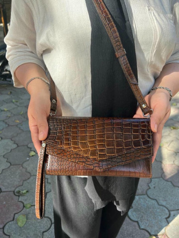 کیف چرم بهار قهوه ای ابر و بادی لبه مثلثی سنگی