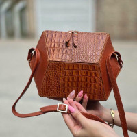 کیف چرم دلربا عسلی