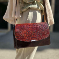 کیف چرم صندوقی قهوه ای عنابی