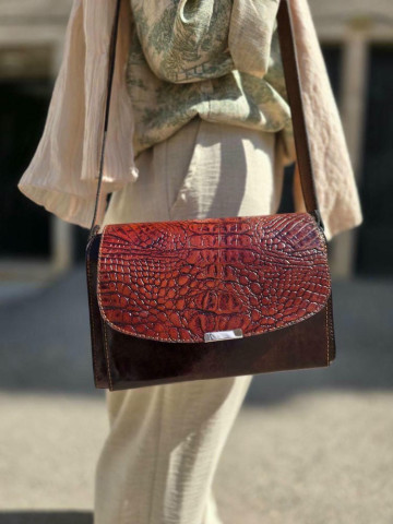 کیف چرم صندوقی قهوه ای عنابی