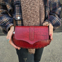   کیف چرم درب پروانه قرمز سنگی