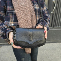   کیف چرم درب پروانه مشکی لیزارد