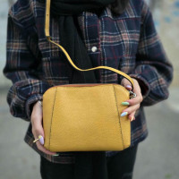 کیف چرم وانیا زرد