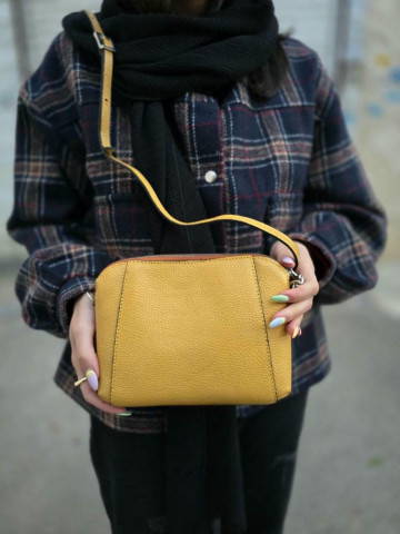 کیف چرم وانیا زرد