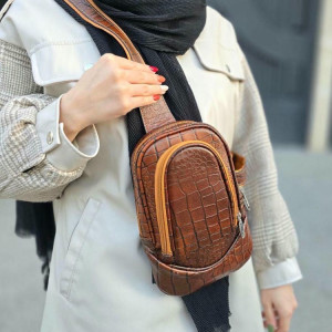 کیف چرم بادی بگ کوچک فندوقی سنگی