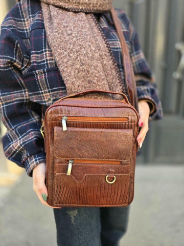 کیف چرم اسپورت کارن بزرگ عسلی فندوقی لیزارد