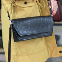 کیف چرم بهار مشکی بدنه ساده لبه صاف