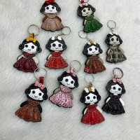 جاکلیدی چرمی طرح دختر