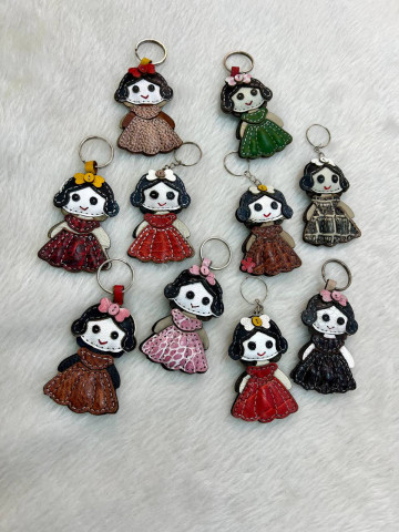 جاکلیدی چرمی طرح دختر