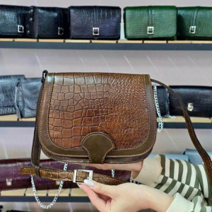 کیف چرم لنگری قهوه ای ابر و بادی