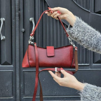 کیف چرم ملور قرمز تیره ابر و بادی لیزارد