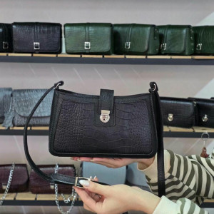 کیف چرم قایقی مشکی سنگی فلوتر