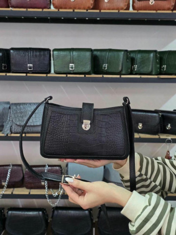 کیف چرم قایقی مشکی سنگی فلوتر