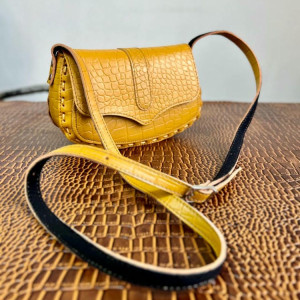 کیف چرم درب پروانه زرد سنگی