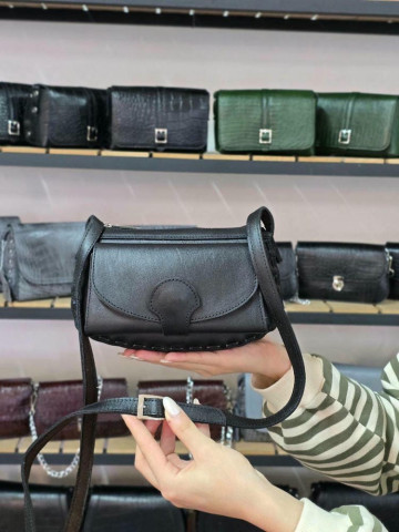 کیف چرم نورا مشکی ساده