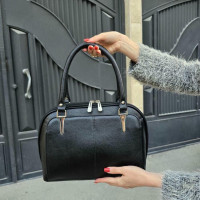 کیف چرم نیم گرد مشکی فلوتر