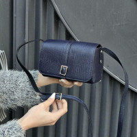 کیف چرم بغل پرچ سرمه ای تیره لیزارد بزرگ