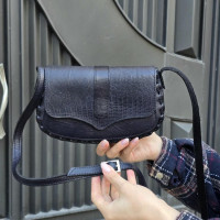 کیف چرم درب پروانه سرمه ای لیزارد