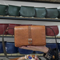کیف چرم بغل پرچ عسلی نارنجی سنگی