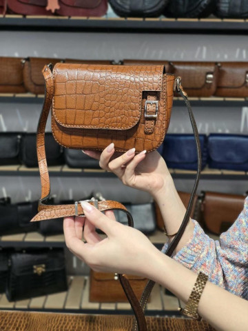کیف چرم بغل سگک فندقی سنگی