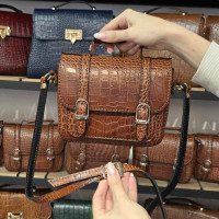 کیف چرم ماهک عسلی ابر و بادی سنگی