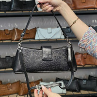 کیف چرم ملور مشکی سنگی بغل صاف