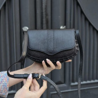 کیف چرم درب پروانه درب ساده بدنه فلوتر مشکی