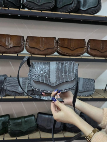 کیف چرم درب پروانه تمام سنگی جلو صاف طوسی