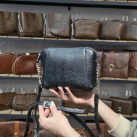 کیف چرم وانیا مشکی فلوتر