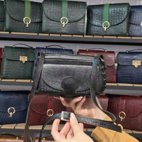 کیف چرم نورا مشکی لیزارد
