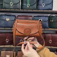 کیف چرم نورا عسلی نارنجی ابر و بادی لیزارد