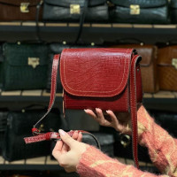 کیف چرم یاس زرشکی لیزارد