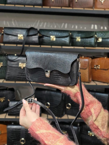 کیف چرم چیچک مشکی لیزارد