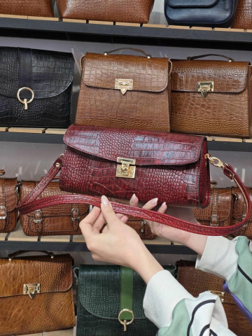 کیف چرم آتنا زرشکی ابر و بادی سنگی
