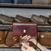 کیف چرم نگار زرشکی آلبالویی ابر و بادی سنگی