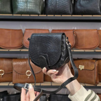 کیف چرم فنجول مشکی لیزارد
