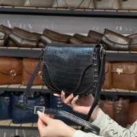 کیف چرم شفق مشکی سنگی