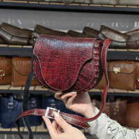 کیف چرم شفق زرشکی ابر و بادی سنگی
