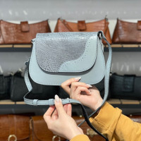 کیف چرم پروانه دو طبله طوسی درب سنگی بدنه ساده