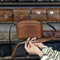 کیف چرم لچک کوچک قهوه ای گرم ابر و بادی سنگی