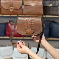 کیف چرم لنگری قهوه ای گرم ابر و بادی کوچک