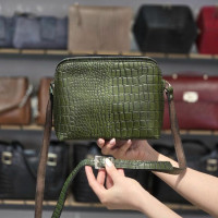 کیف چرم جلو دوخت کوچک سبز ابر و بادی سنگی